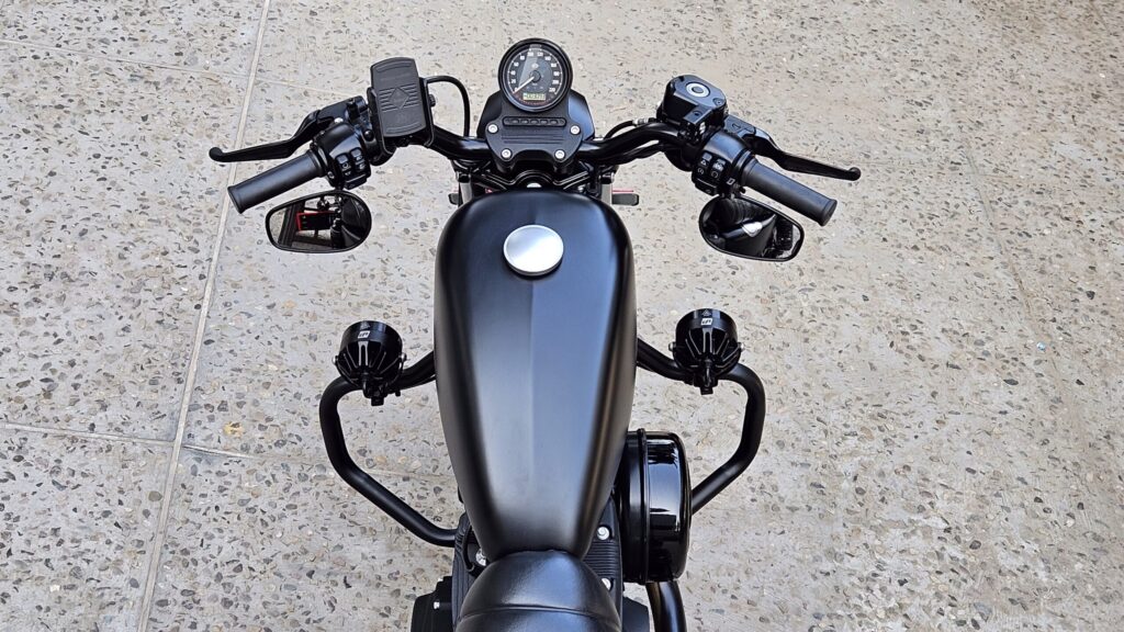 Harley Davidson Iron XL883N ABS